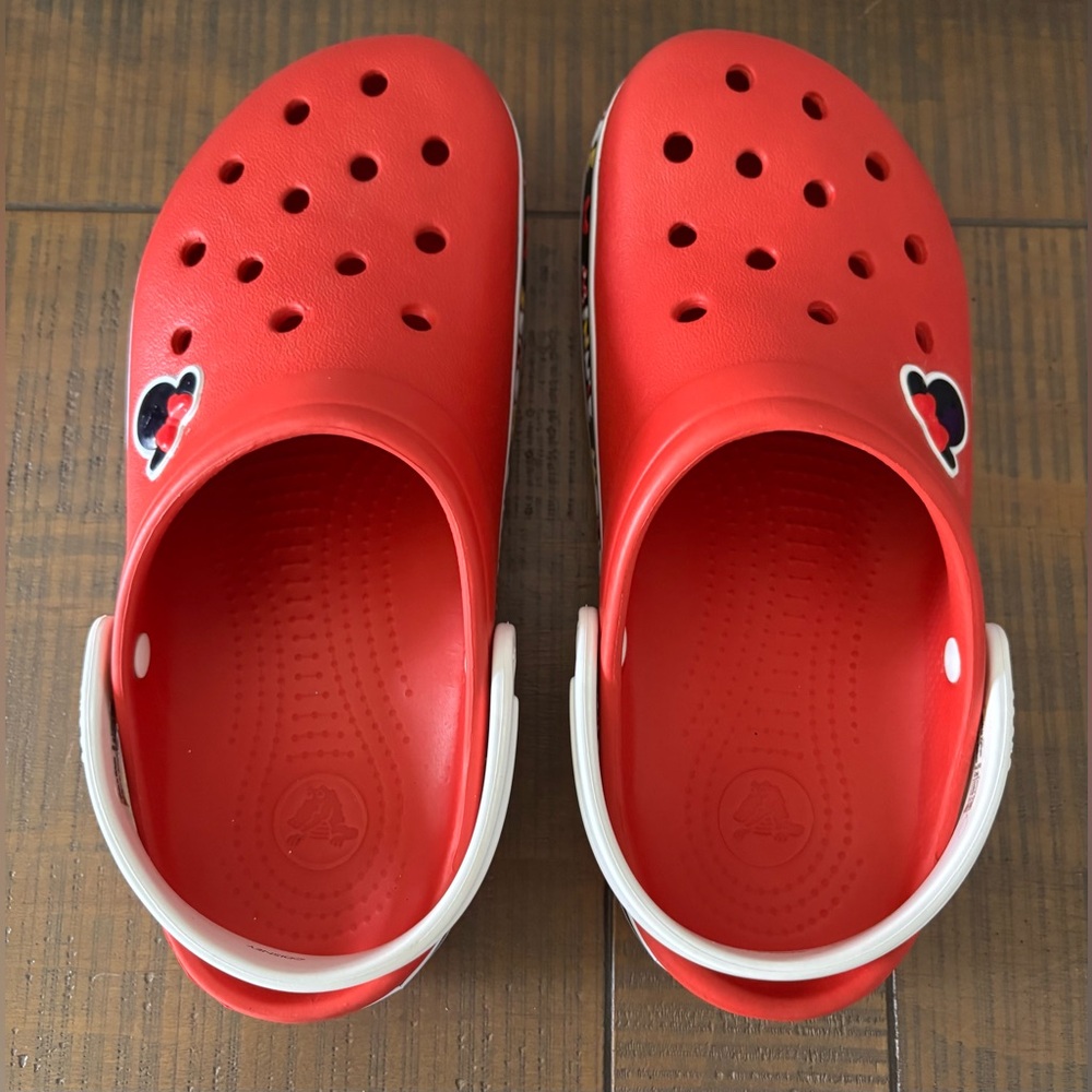 Crocs Women’s Minnie Mouse Classic Clogs - Picture 7 of 12